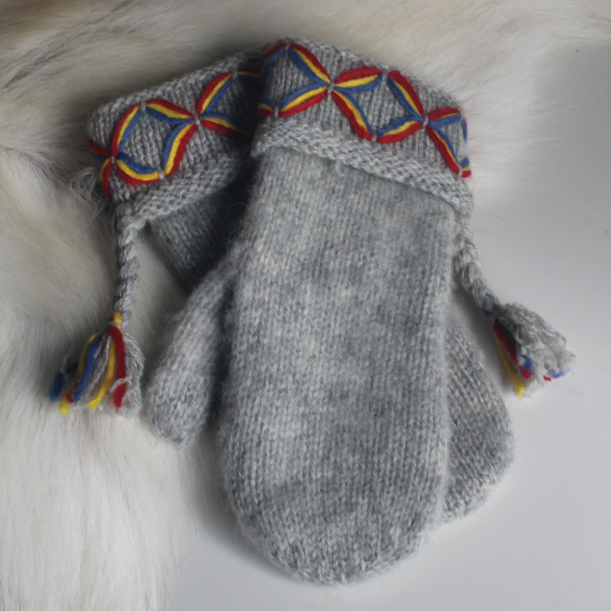 Lovika Mittens